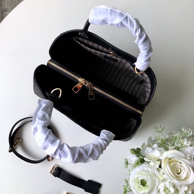 l**is V*t*n montaigne mm-33*23*15cm