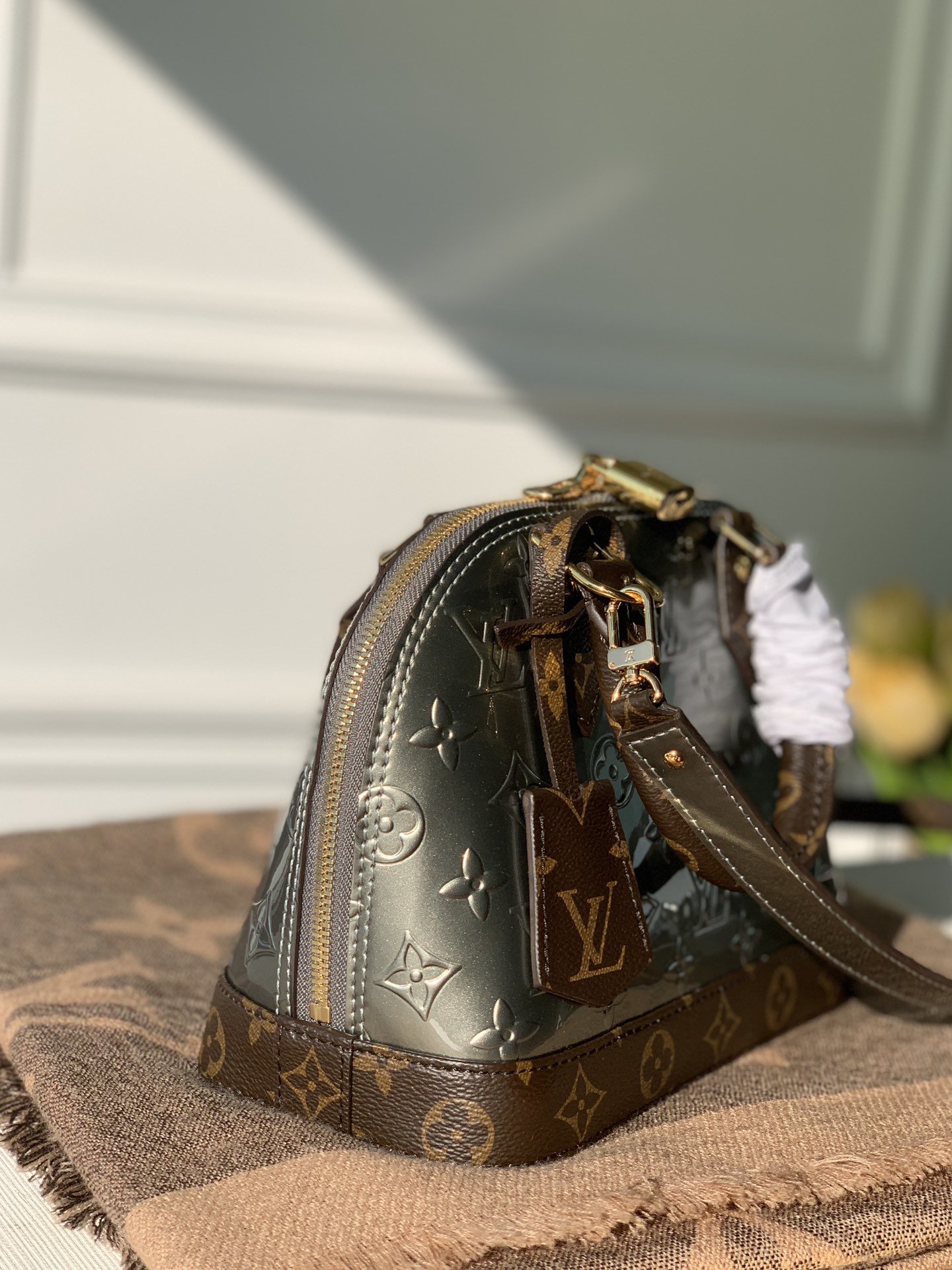 l**is V*t*n alma bb-25*19*12cm