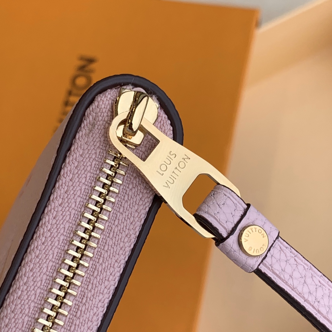 l**is V*t*n by the pool zippy wallet-11*8.5*12cm