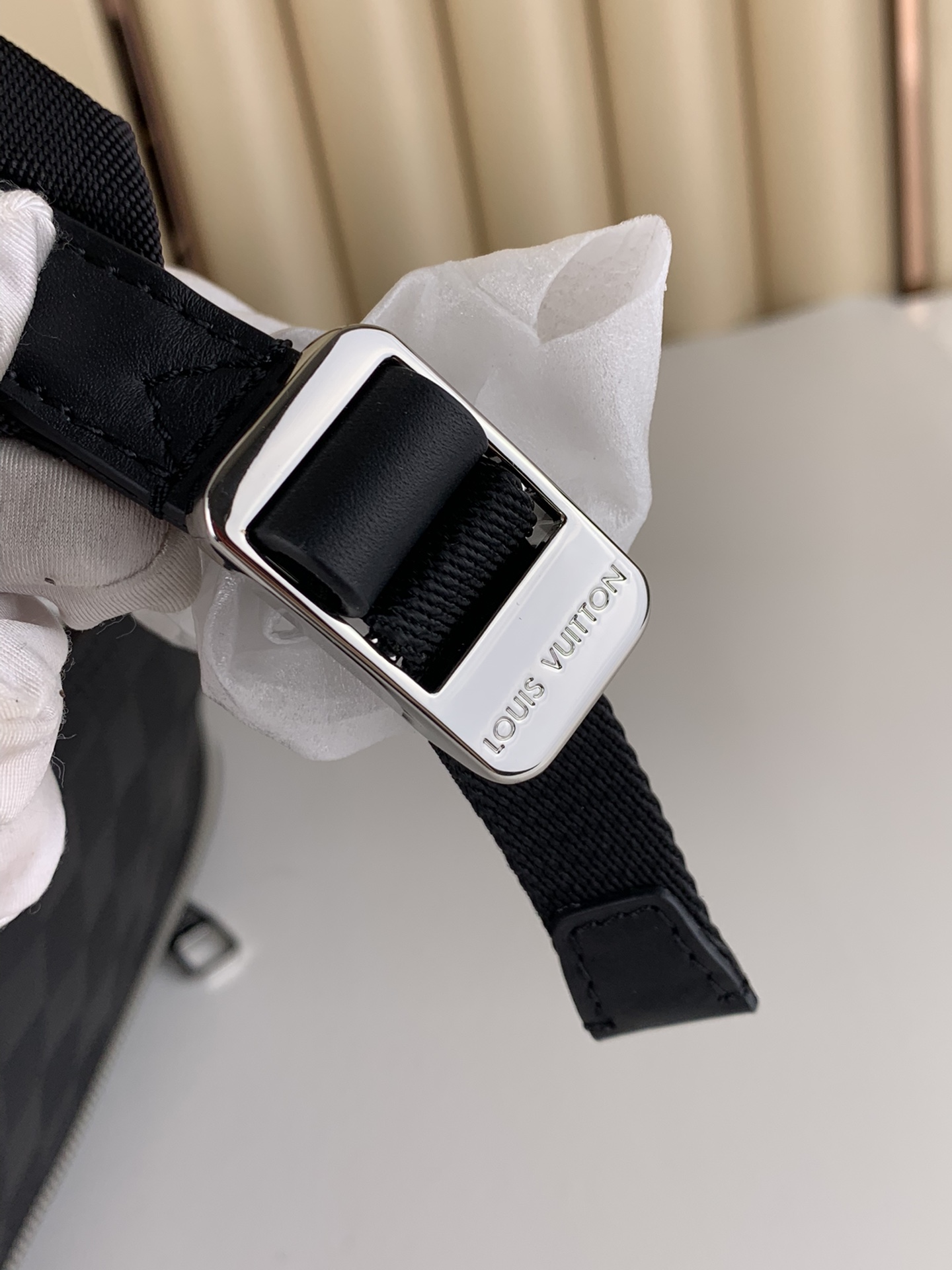 l**is V*t*n michael damier infini onyx backpsck-29*42*13cm