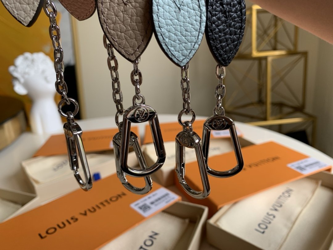 l**is V*t*n zippy wallet-13.8x9x1.5cm