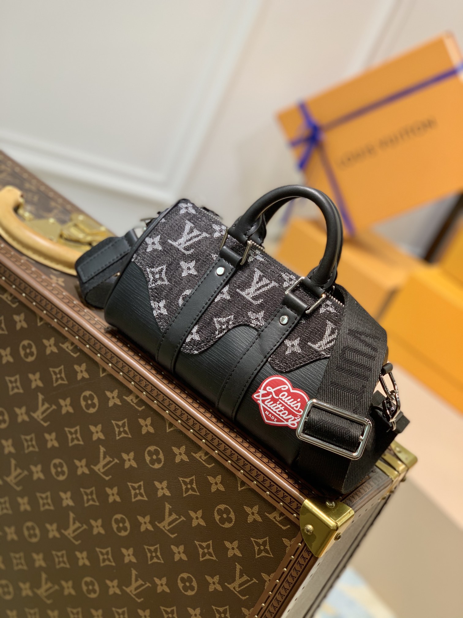 l**is V*t*n everyday bag-21×9×12cm