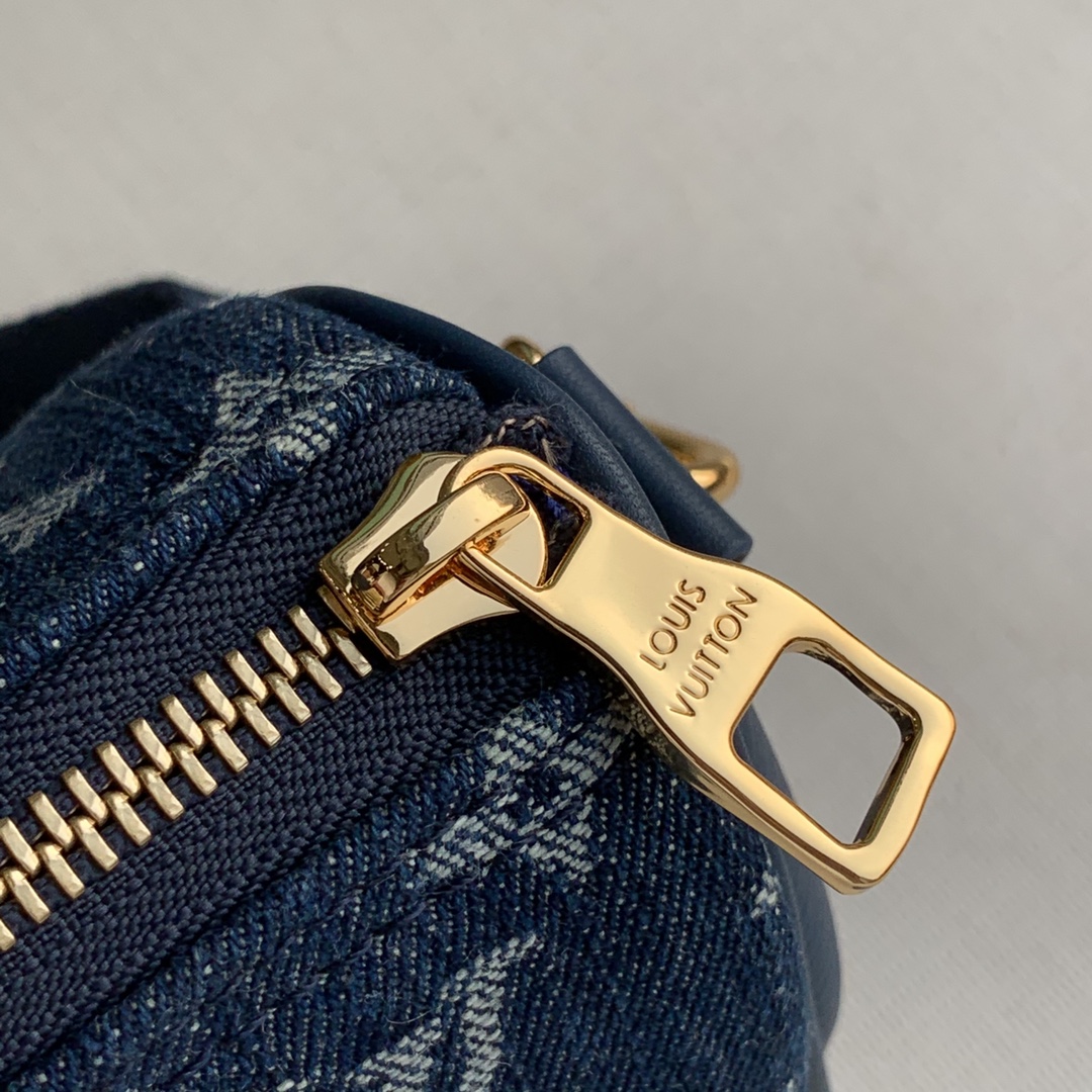 l**is V*t*n everyday bag-21×9×12cm