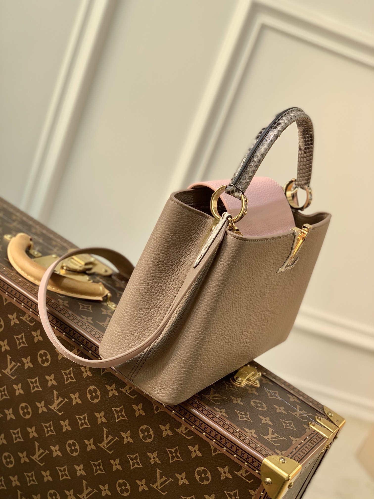 l**is V*t*n capucines bag-31.5*20*11cm