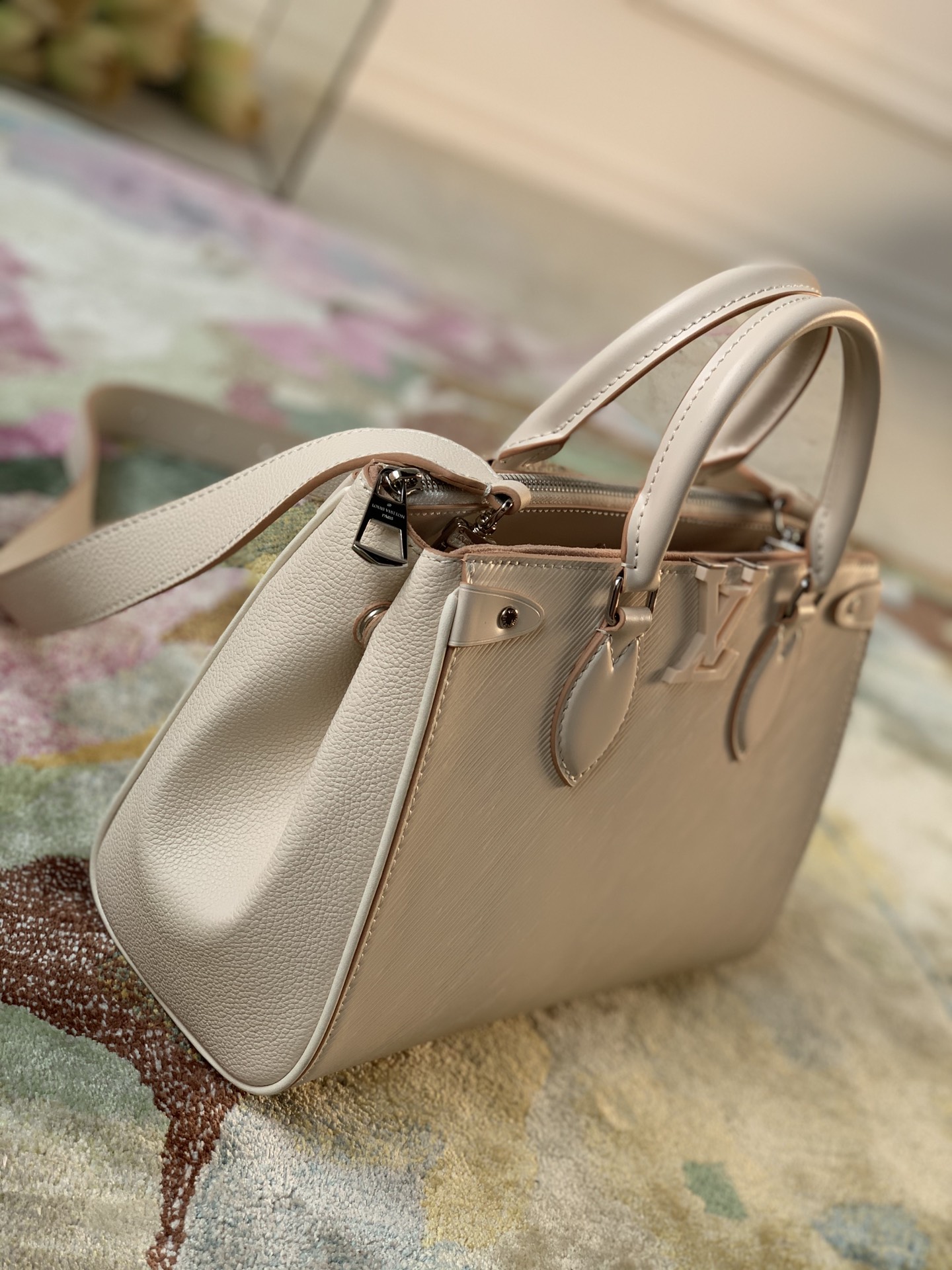 l**is V*t*n grenelle handbags-27x19x11.5cm