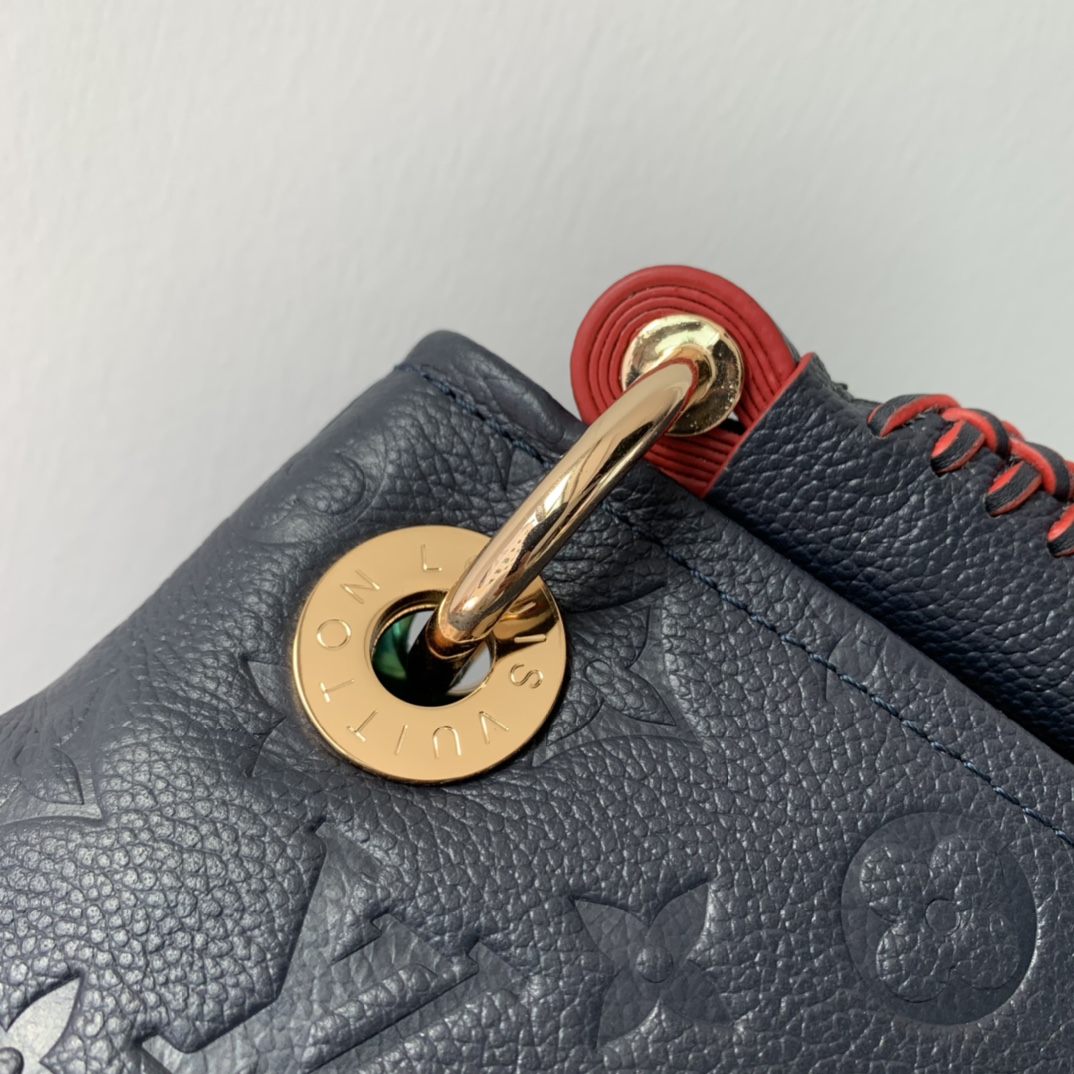 l**is V*t*n artsy handbag-navy blue-47*32*22cm