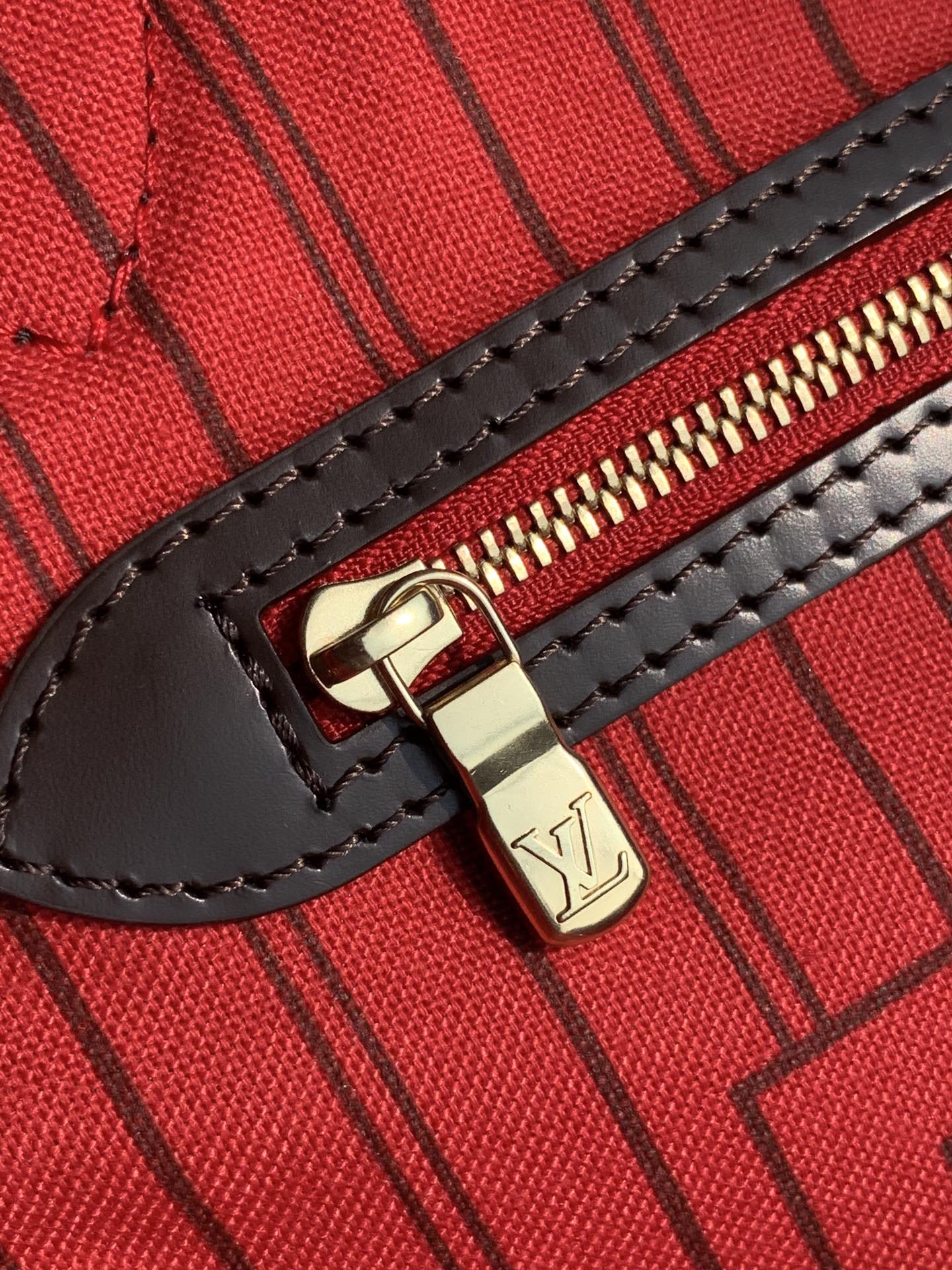 l**is V*t*n neverfull pm -29×21×12cm