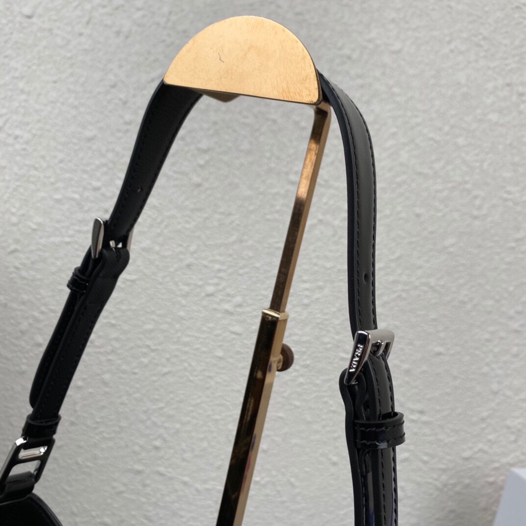 Pra*a cleo handbags-patent leather30x18.5x4cm