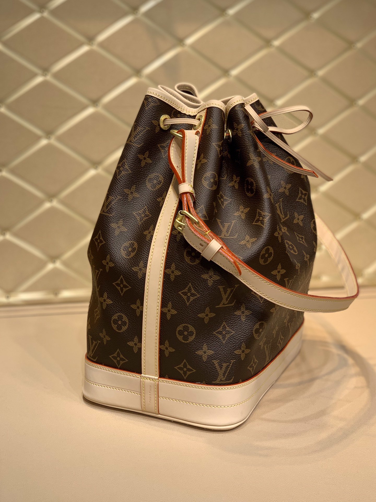 l**is V*t*n noÉ bucket-27.5*36*20cm