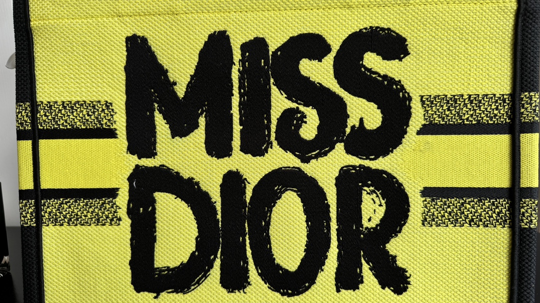 D*or small book tote-36.5cm