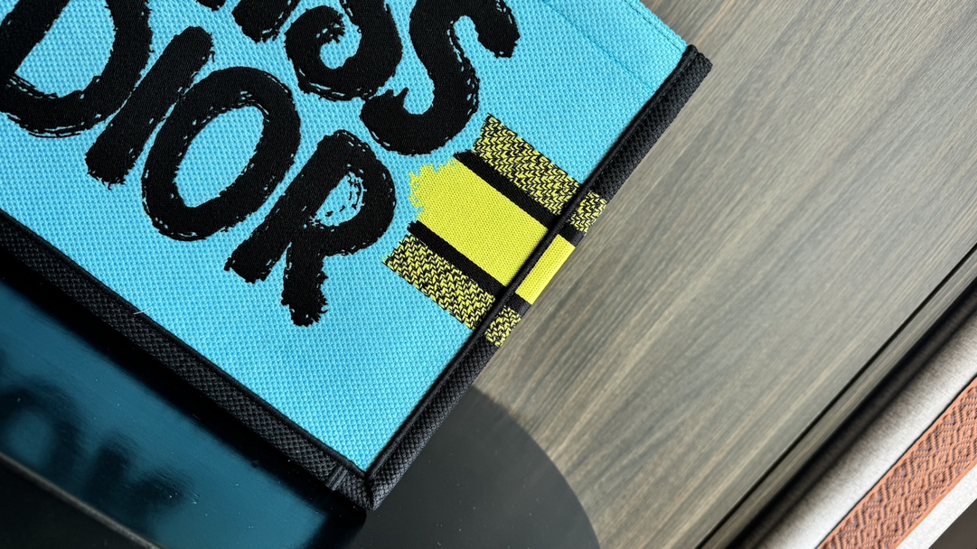 D*or small book tote-36.5cm