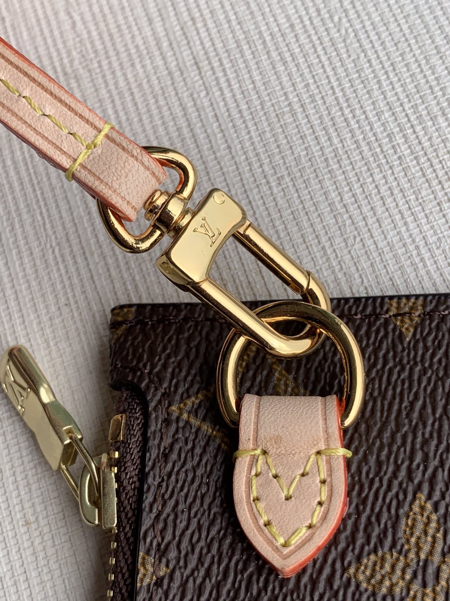 l**is V*t*n neverfull pm -29×21×12cm