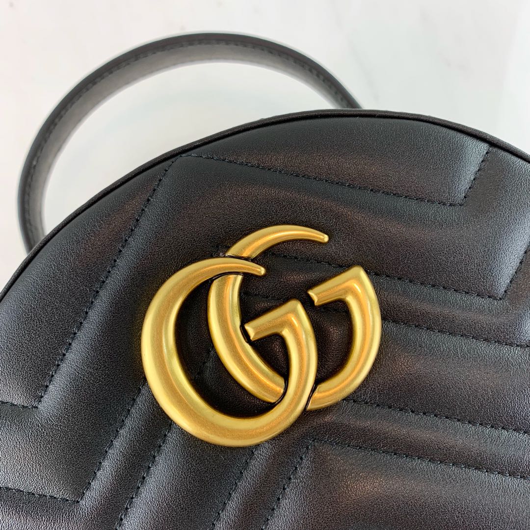 G*u*i backpack-22.5x26x11cm