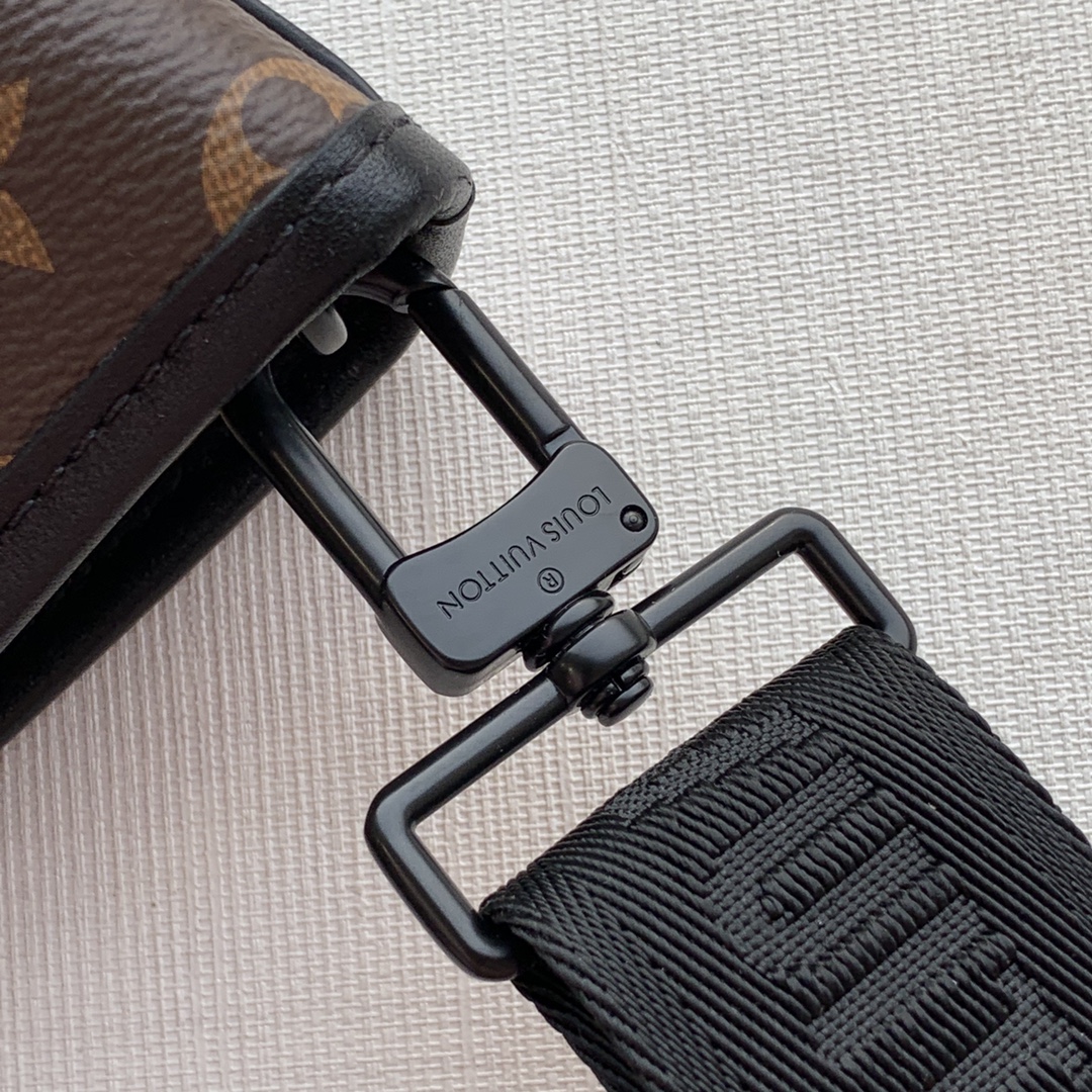 l**is V*t*n week-end tote -38.5*29*11cm