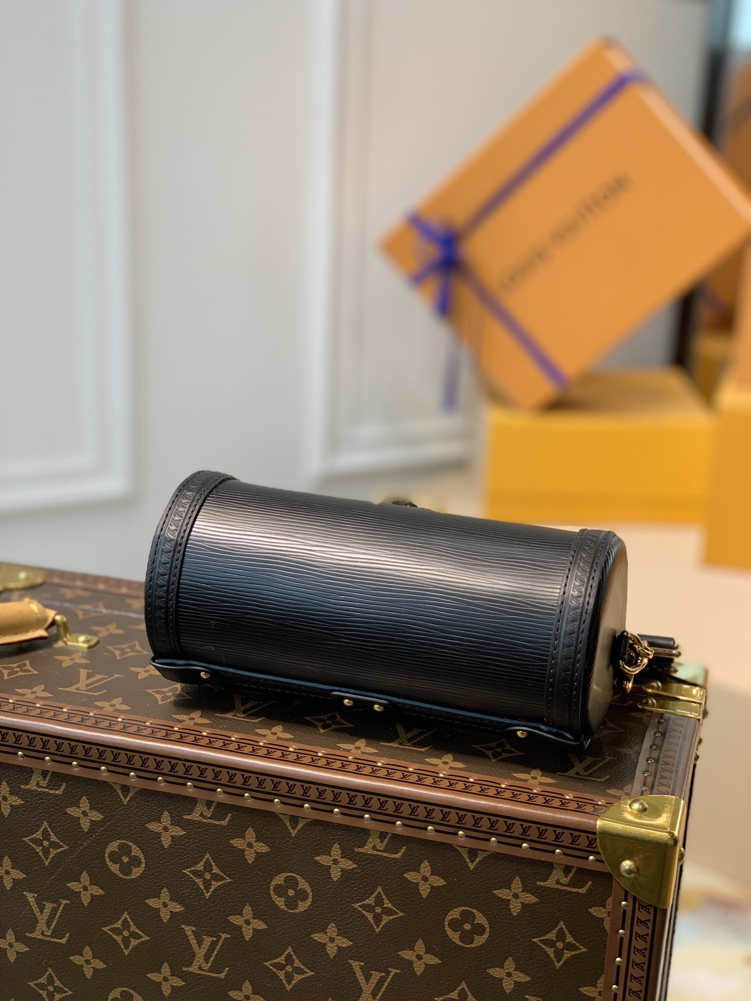 l**is V*t*n papillon trunk-19x9x9cm