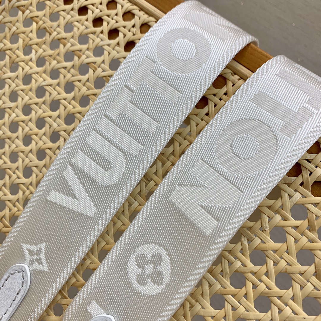 l**is V*t*n over the moon handbag-27.5*16*7cm