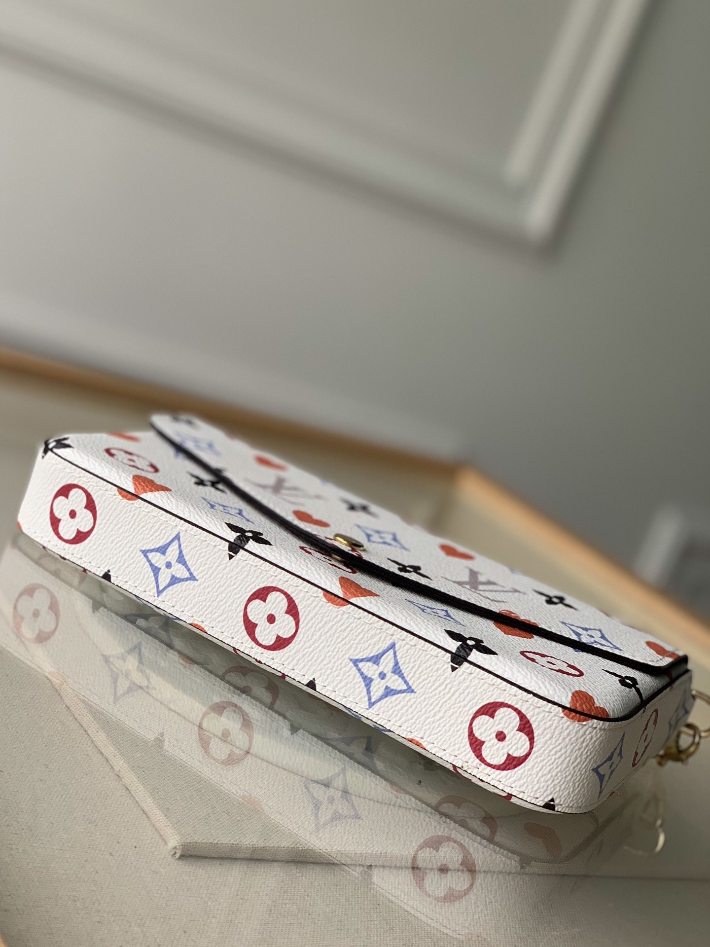 l**is V*t*n pochette félicie wallet -21*12*3cm