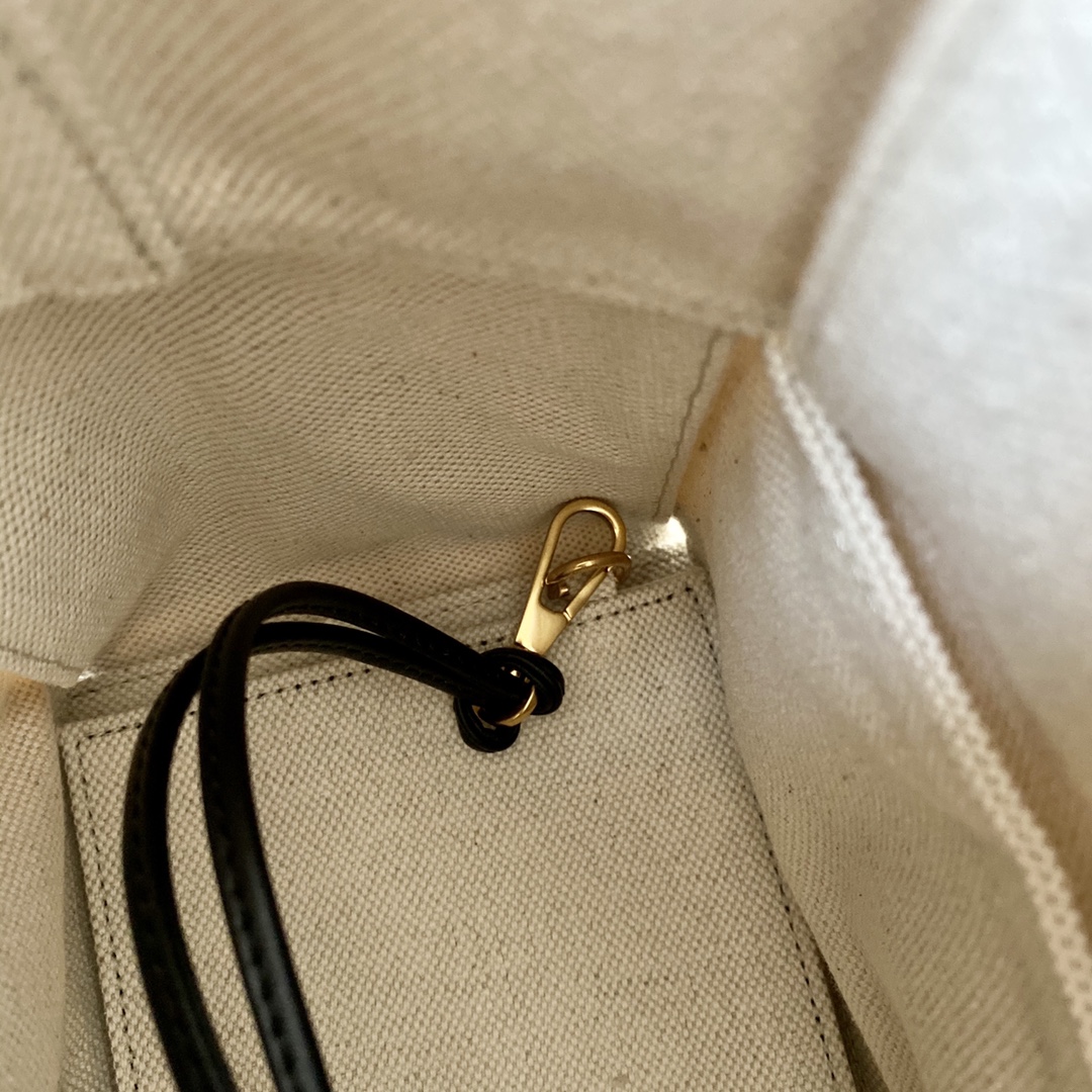 Bo*te*ga ve*ne*tatote-41×27×14cm