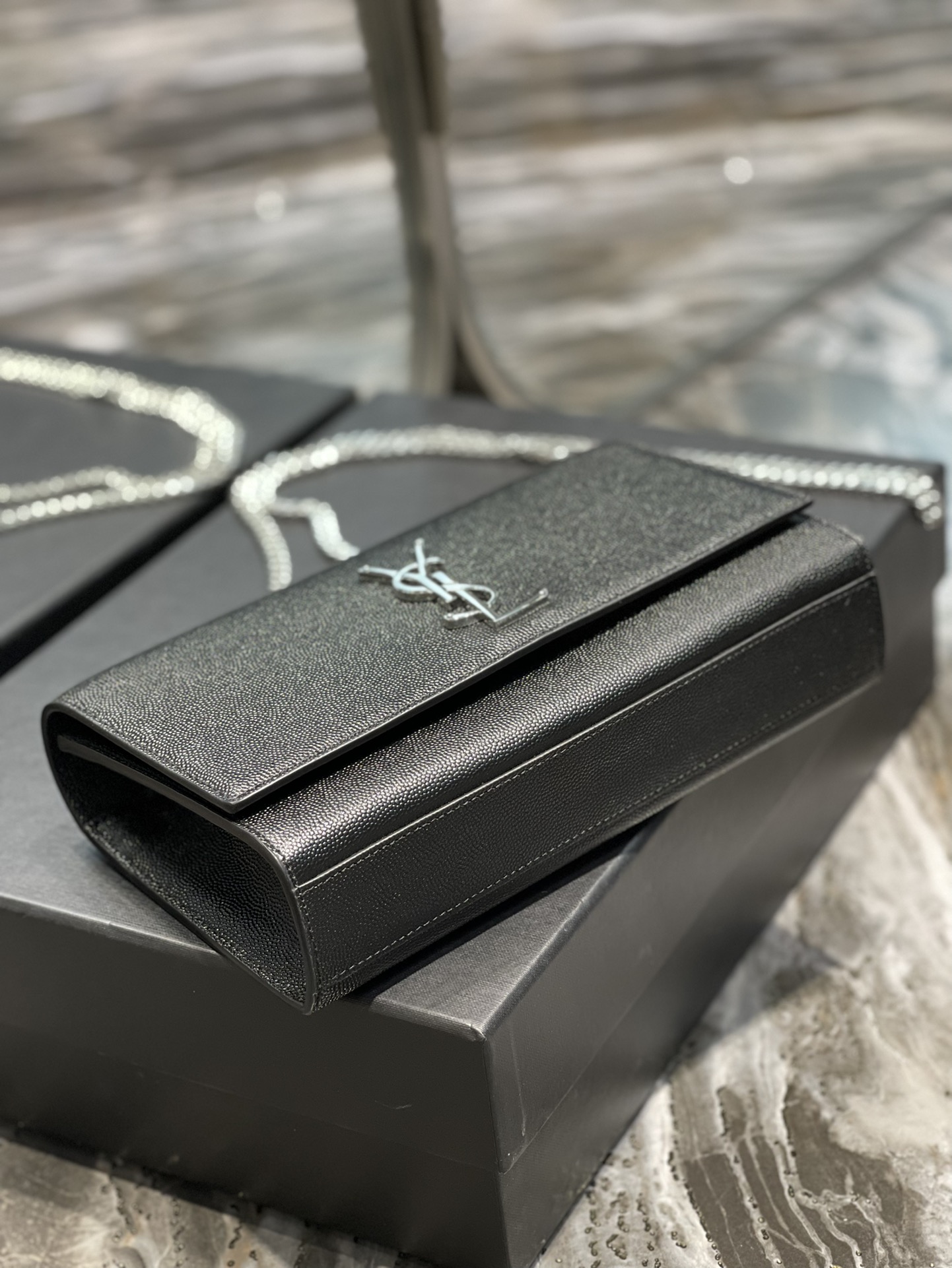 YSL Medium In Grain De Pouder Embossed Leather-24*14.5*5.5CM