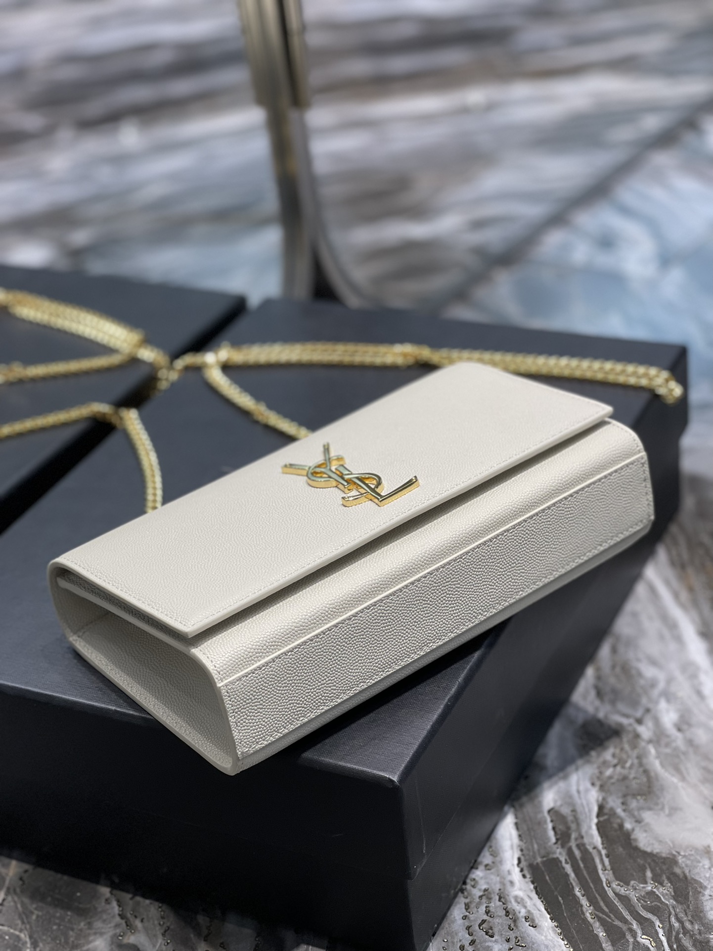 YSL Medium In Grain De Pouder Embossed Leather-24*14.5*5.5CM