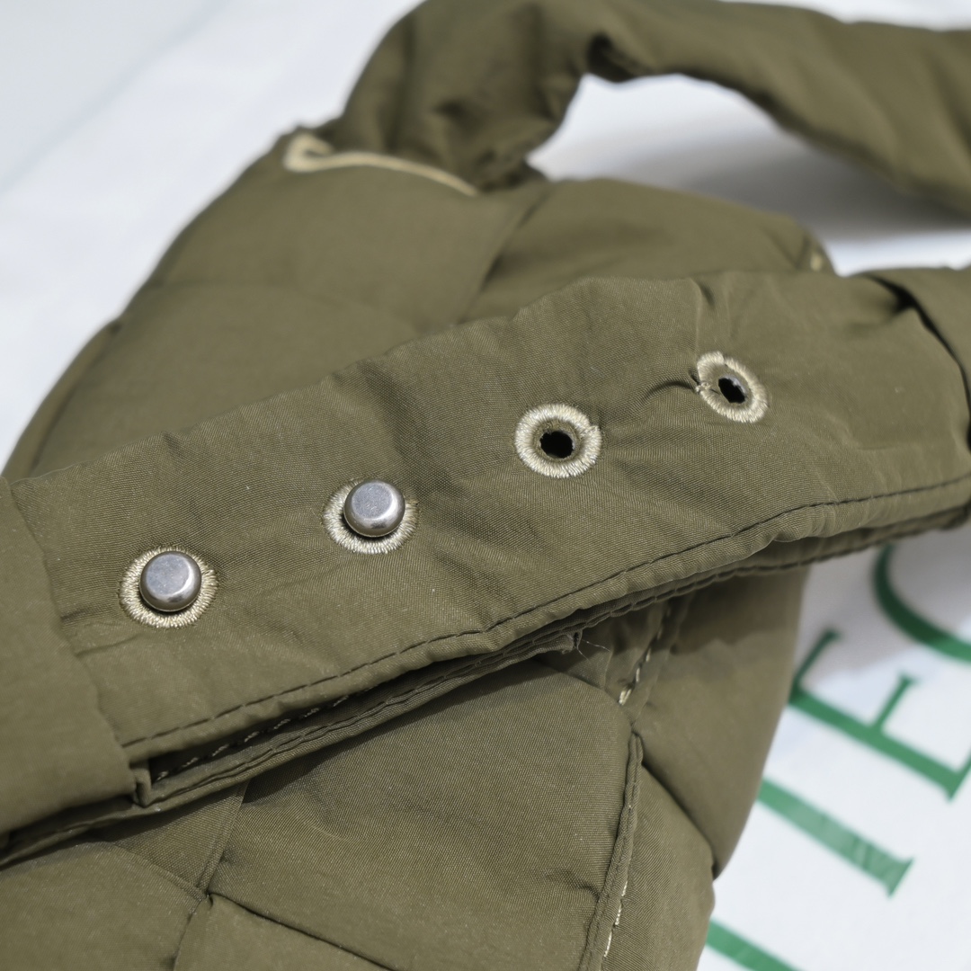 Bo*te*ga ve*ne*ta cassette bag-10x19x5cm