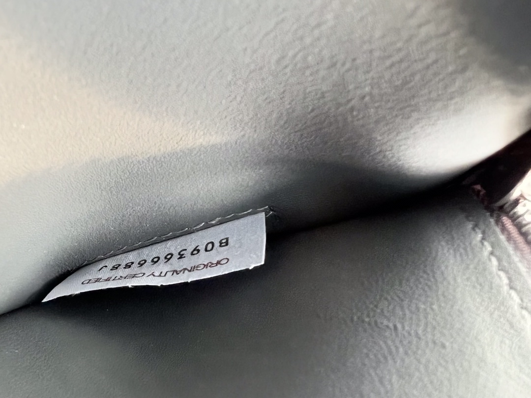 Bo*te*ga ve*ne*ta cassette bag-23x15x6cm