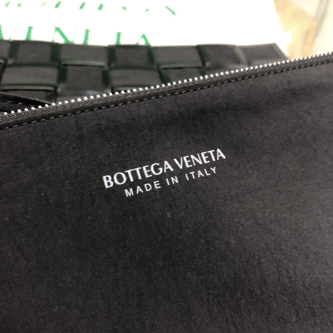 Bo*te*ga ve*ne*ta belt cassette bag-14*28*4cm