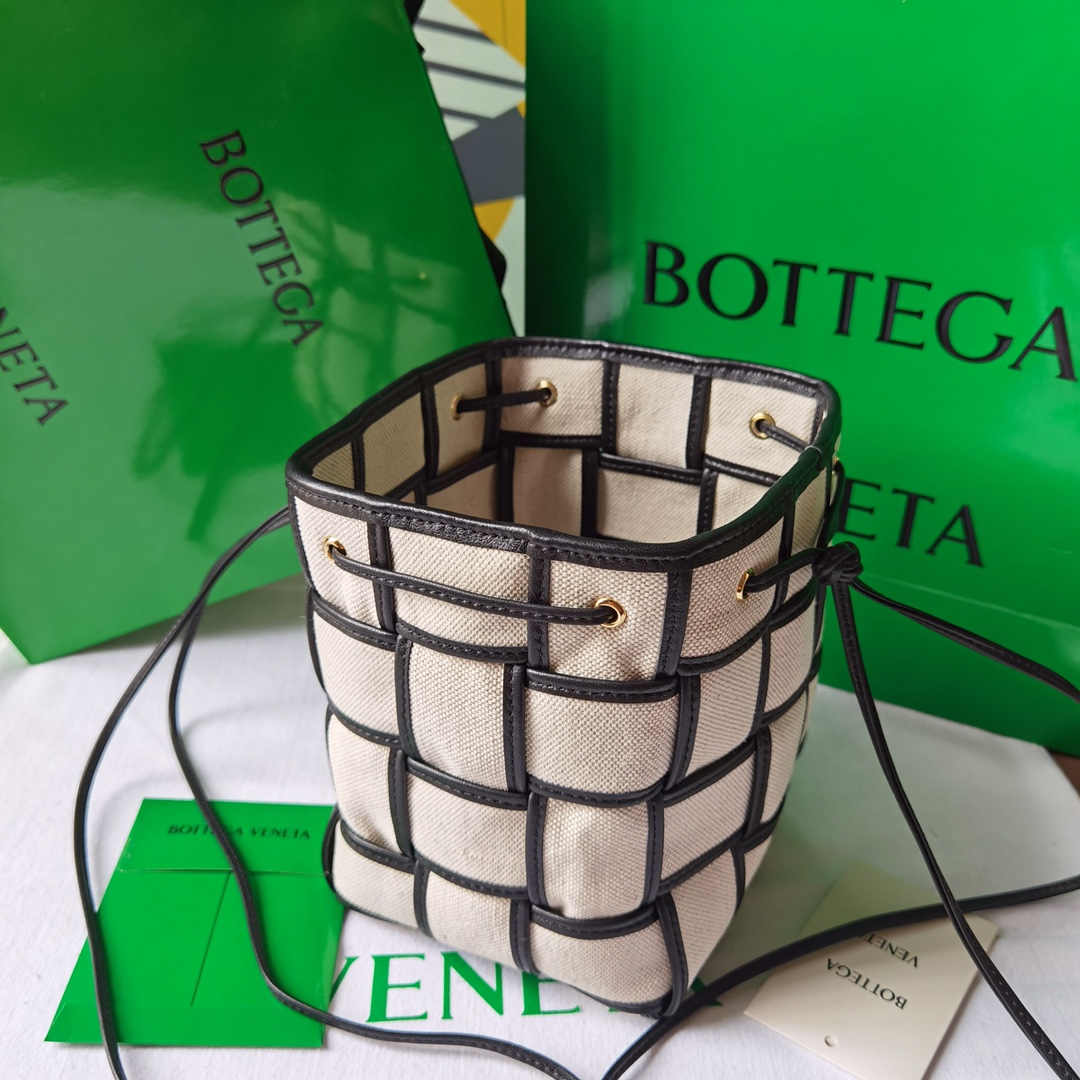 Bo*te*ga ve*ne*ta bucket-18*14*14cm