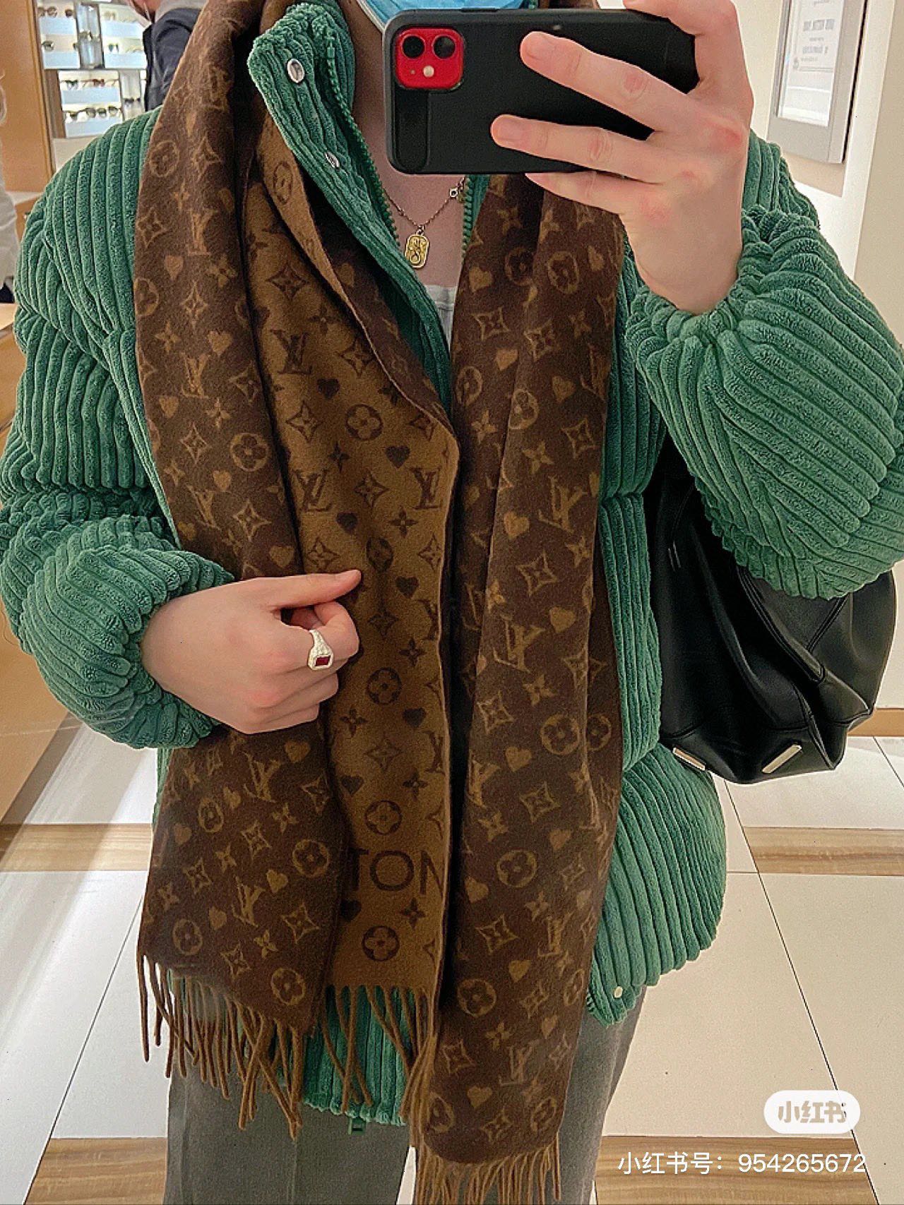 l**is V*t*n scarf-45*190cm