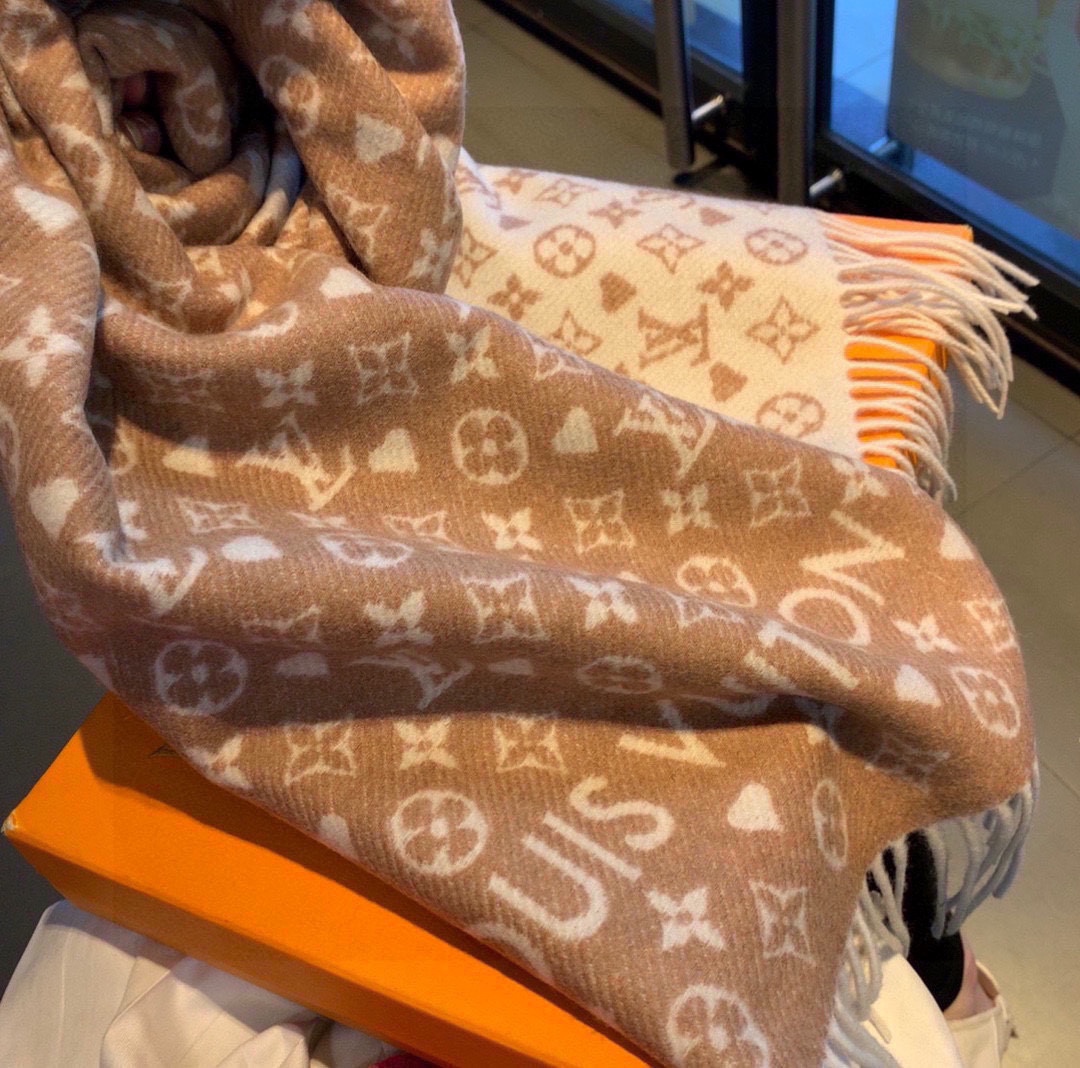 l**is V*t*n scarf-45*190cm