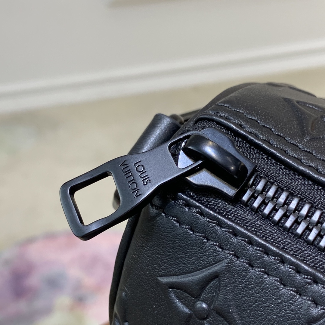 l**is V*t*n keepall xs-21*12*9cm