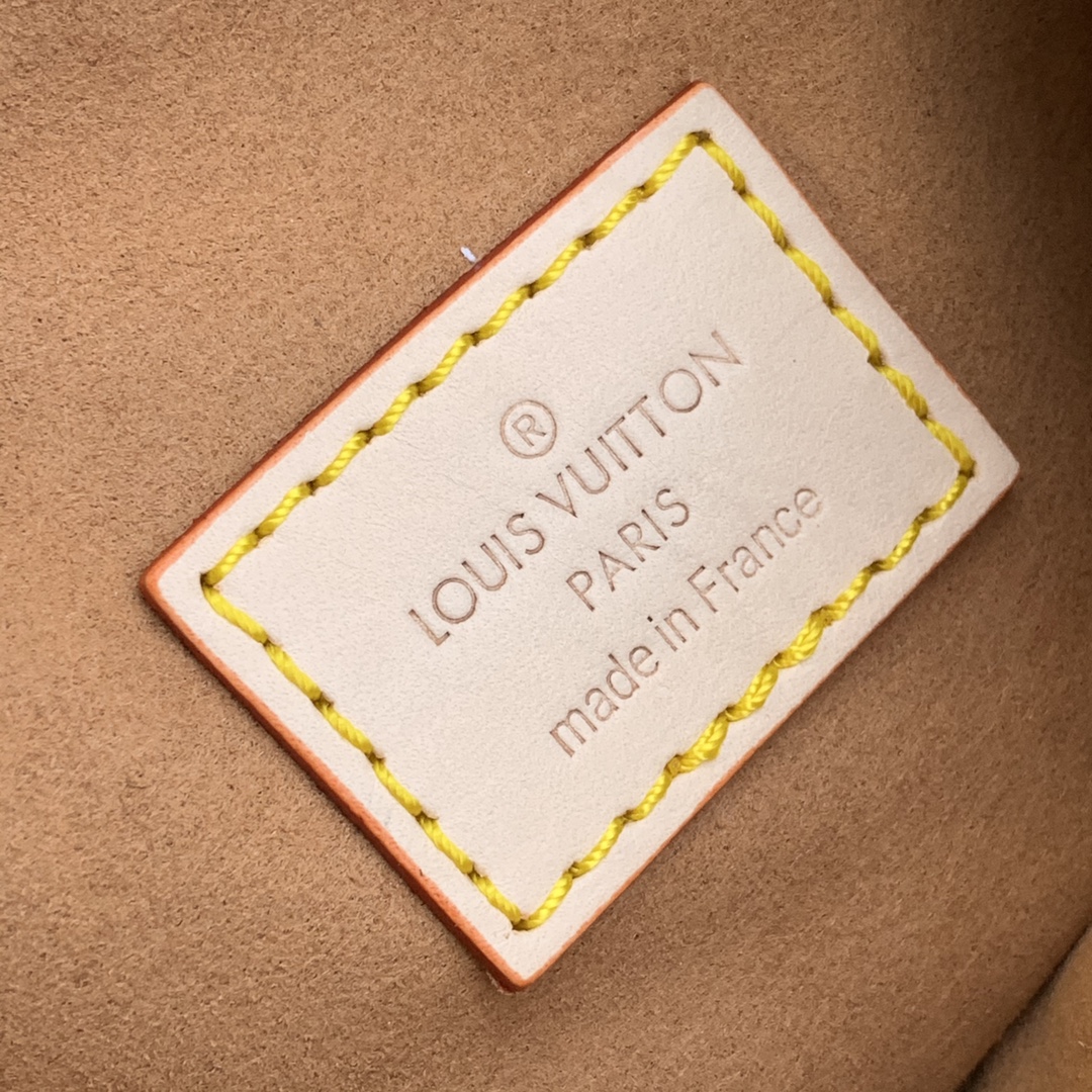 l**is V*t*n nano keepall mini-16x 11 x9cm