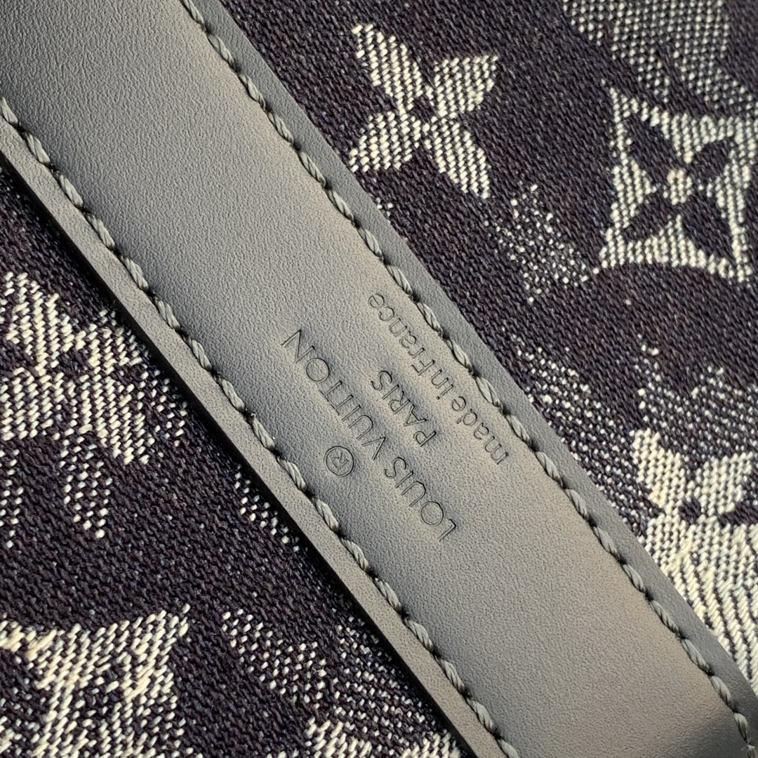 l**is V*t*n keepall bandoulière-50.0 x29.0 x23.0cm