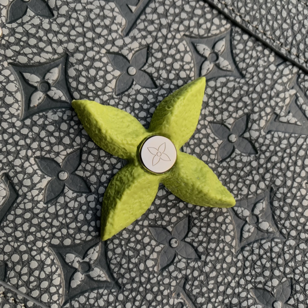 l**is V*t*n keepall-50.0 x29.0 x23.0cm