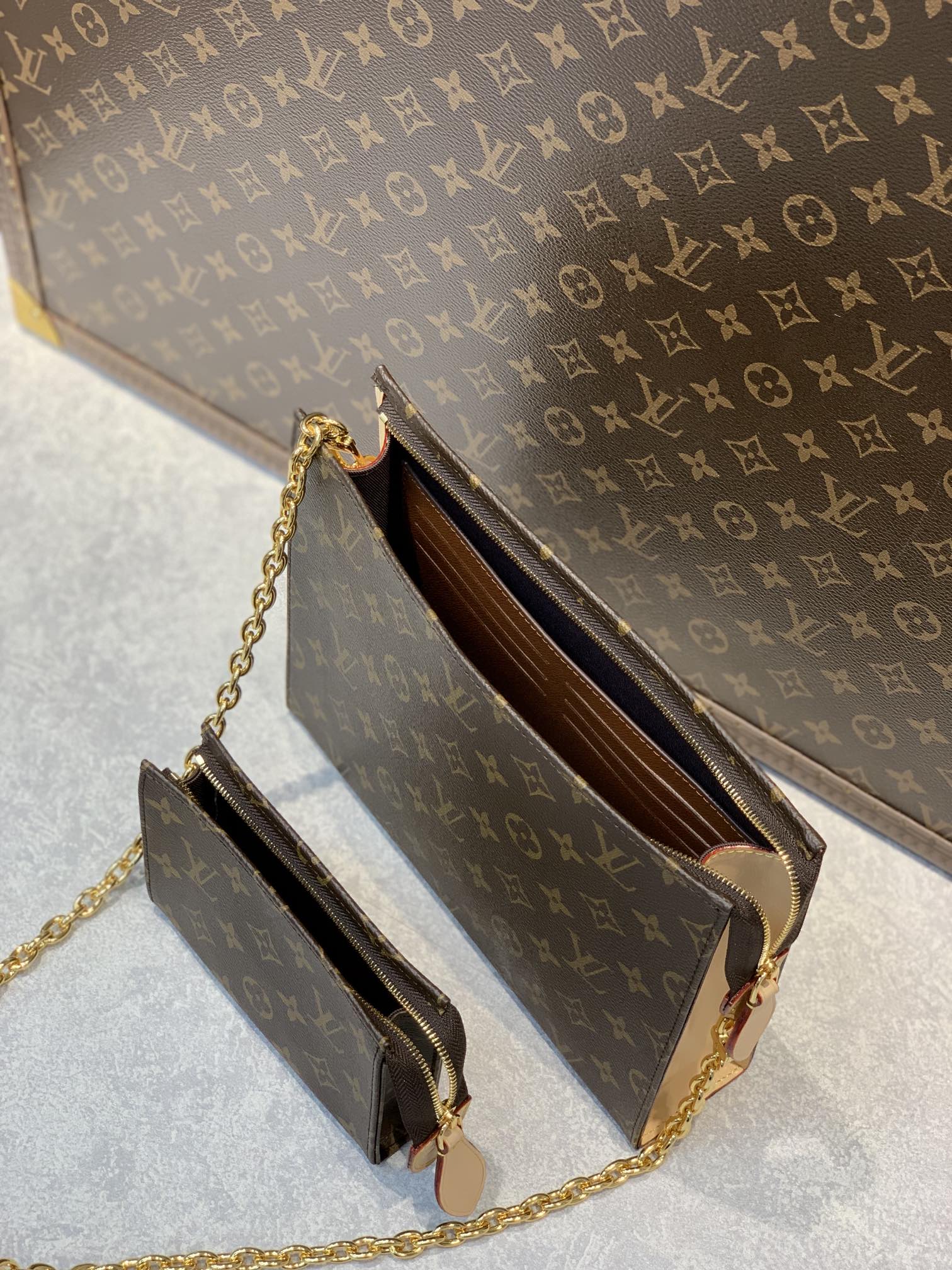 l**is V*t*nm47543 chain bag-26x20x3cm