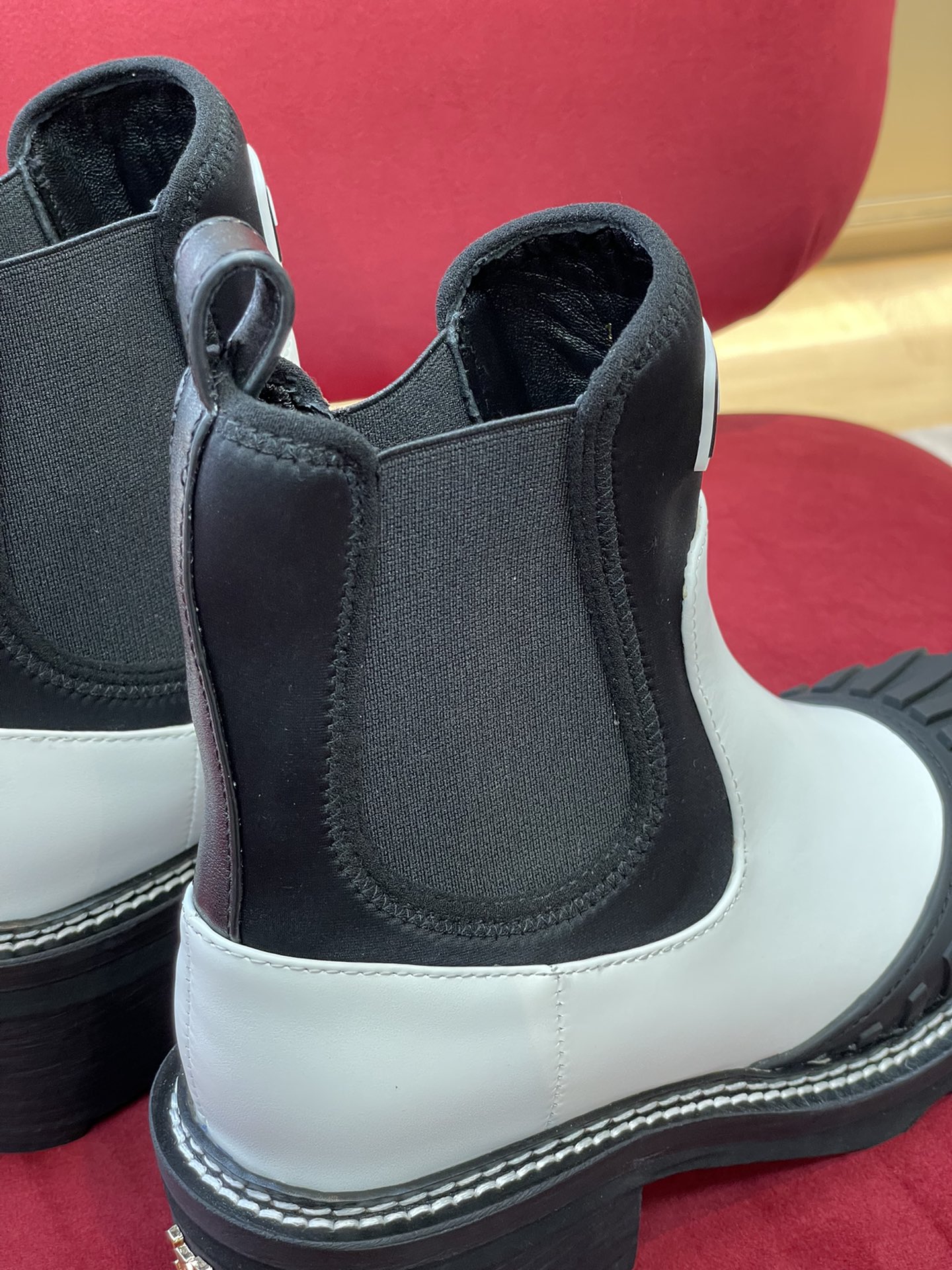 l**is V*t*n beaubourg boots