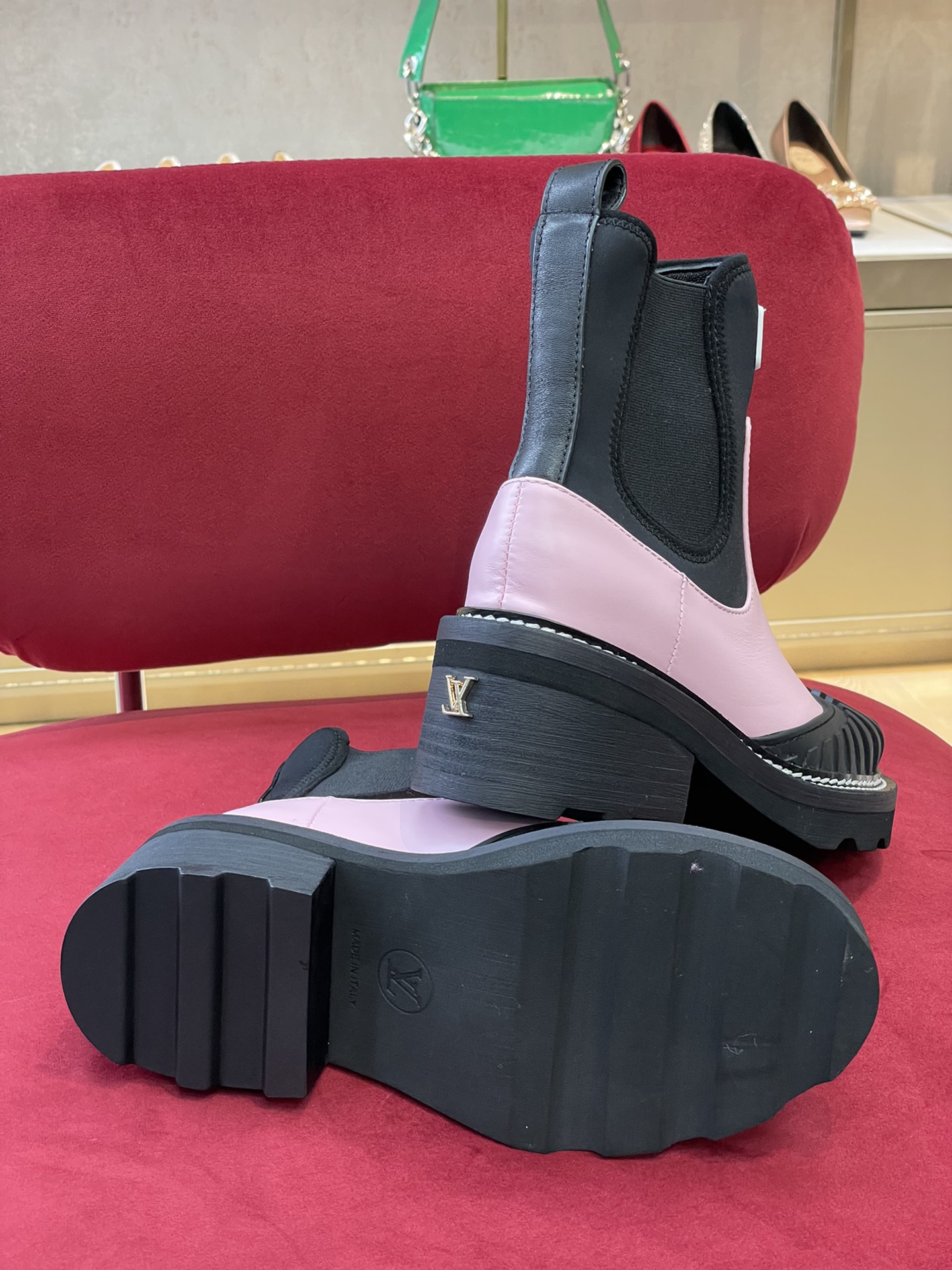 l**is V*t*n beaubourg boots