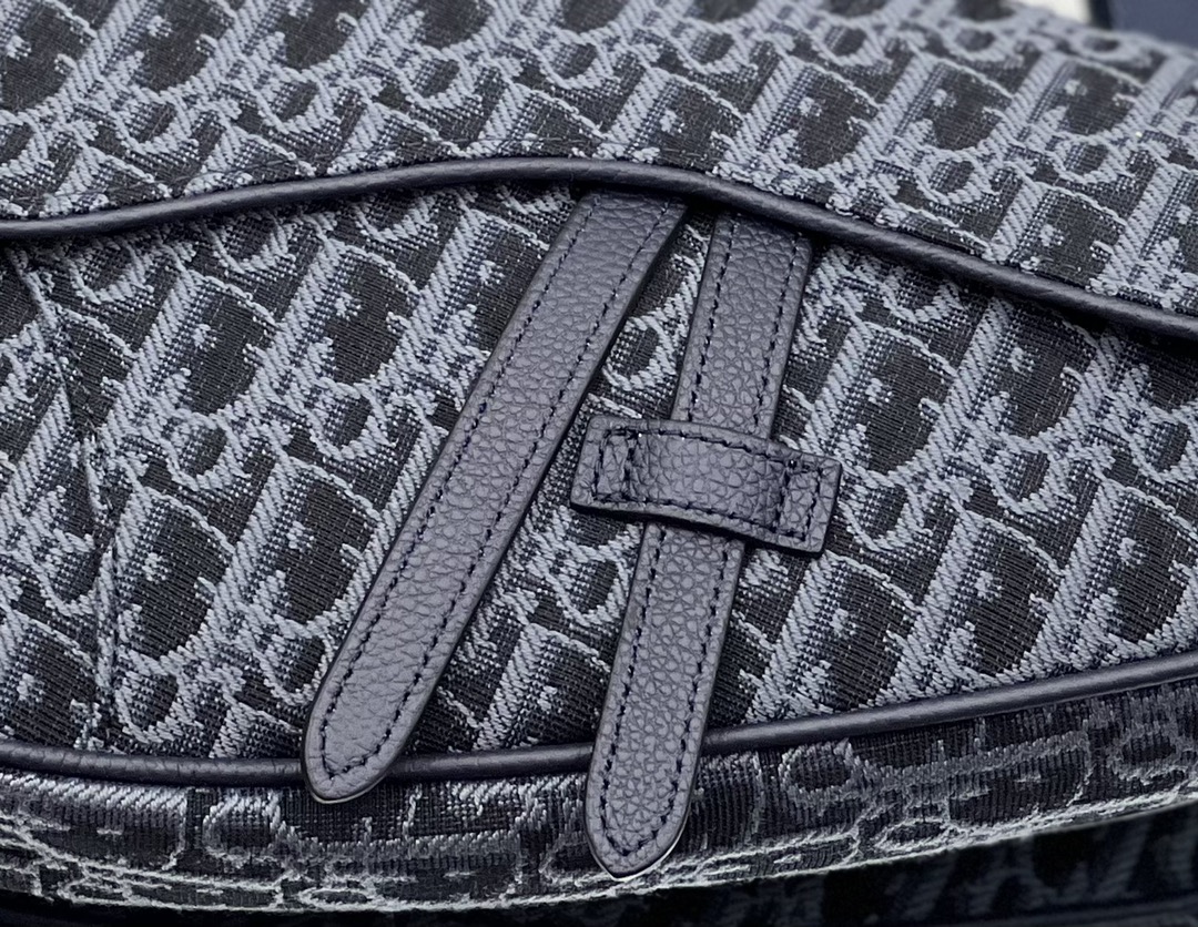 D*or saddle bag-20 x 28.6 x 5cm