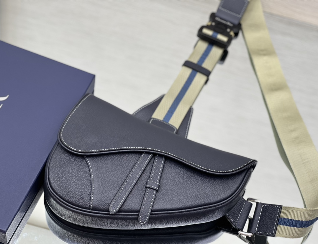 D*or saddle bag-20 x 28.6 x 5cm