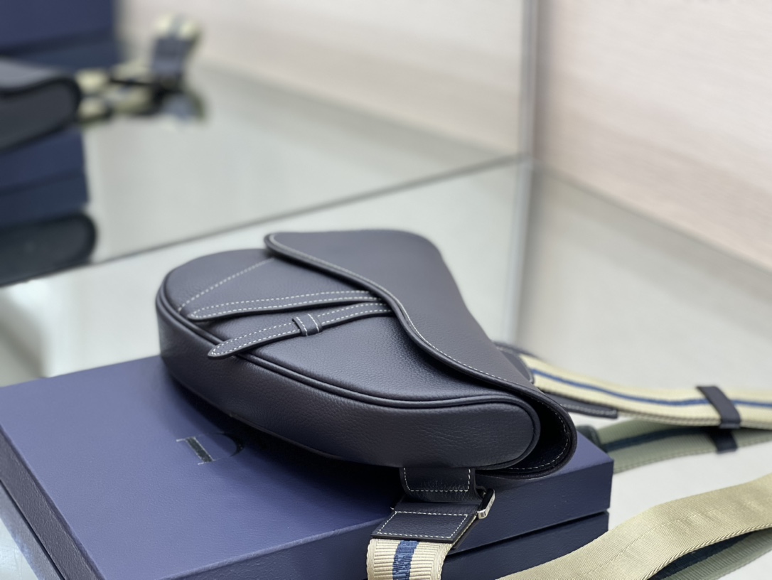 D*or saddle bag-20 x 28.6 x 5cm