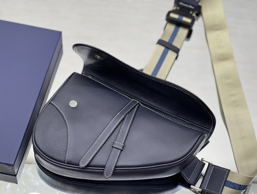 D*or saddle bag-20 x 28.6 x 5cm