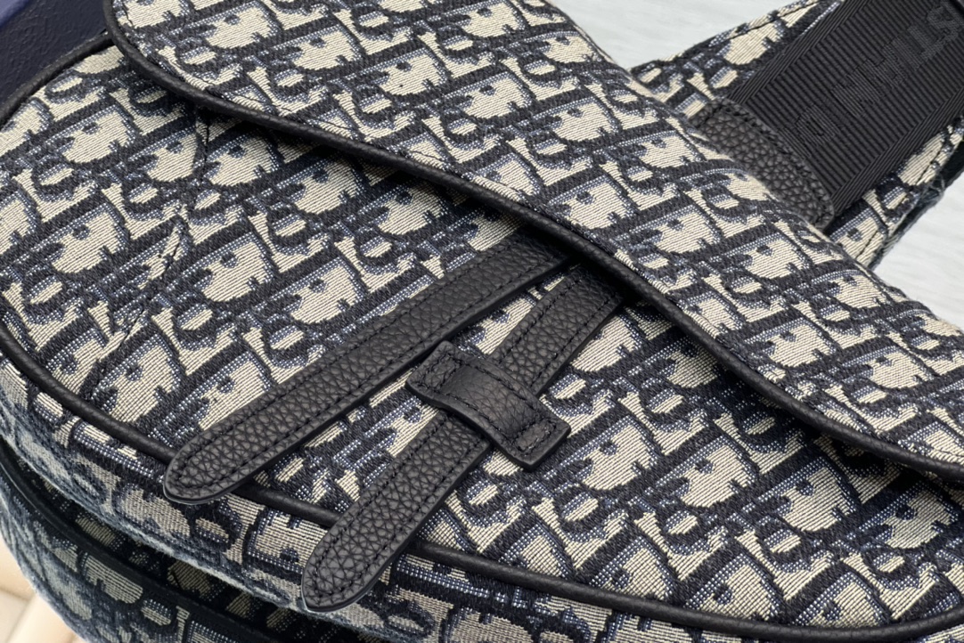 D*or saddle bag-20 x 28.6 x 5cm