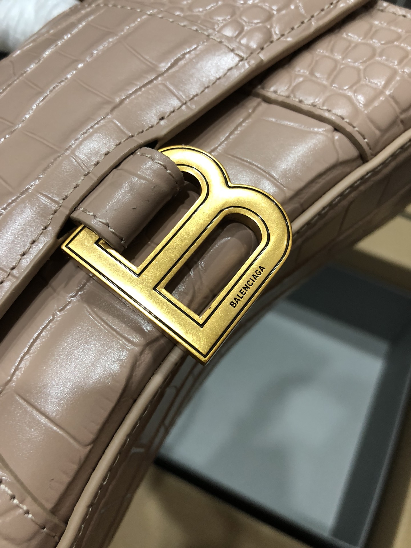 Ba*len*cia*ga small hourglass bag-13*8*19cm