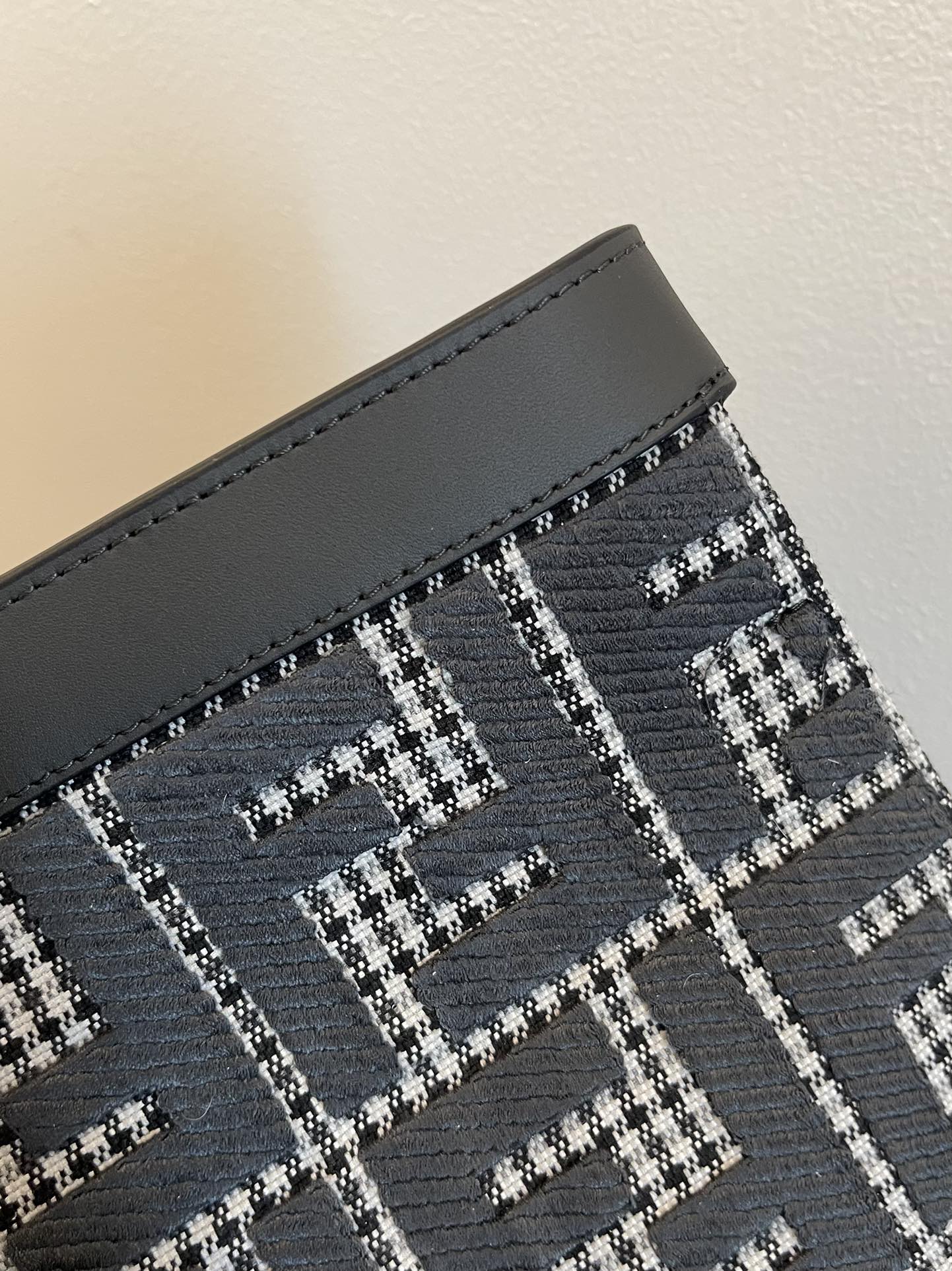 F**di peekaboo-41x16x30cm