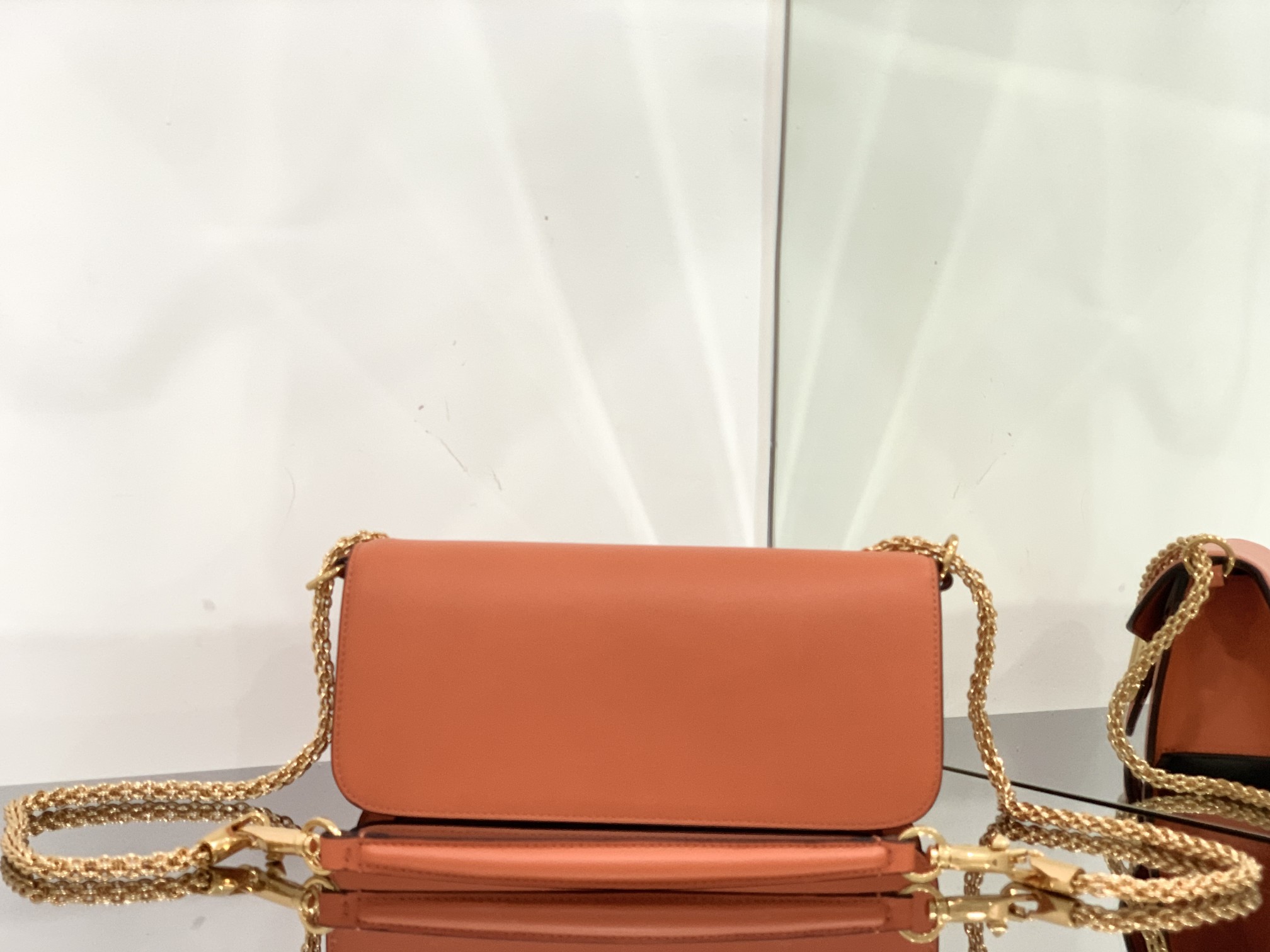 Valentino Garavani Locò Shoulder Bbag In Calfskin With Metallic VLogo-27*13*6CM