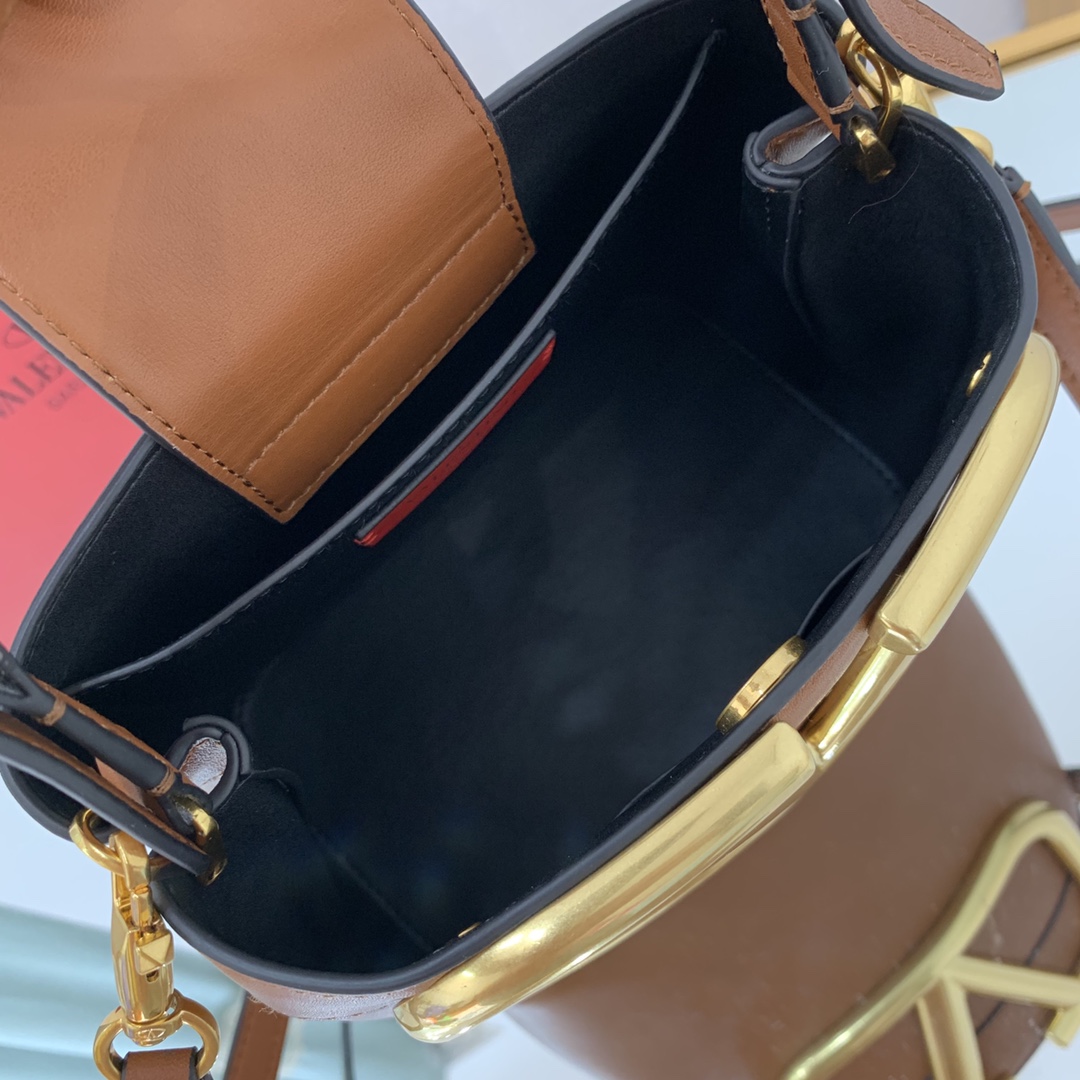 valentino garavani S*pervee bag-20*19*12cm