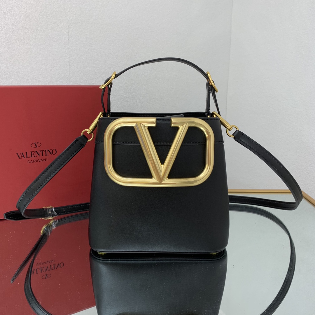 valentino garavani S*pervee bag-20*19*12cm
