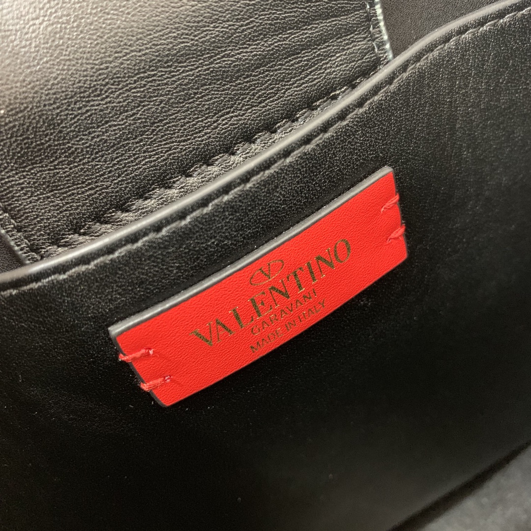 valentino garavani S*pervee bag-20*19*12cm