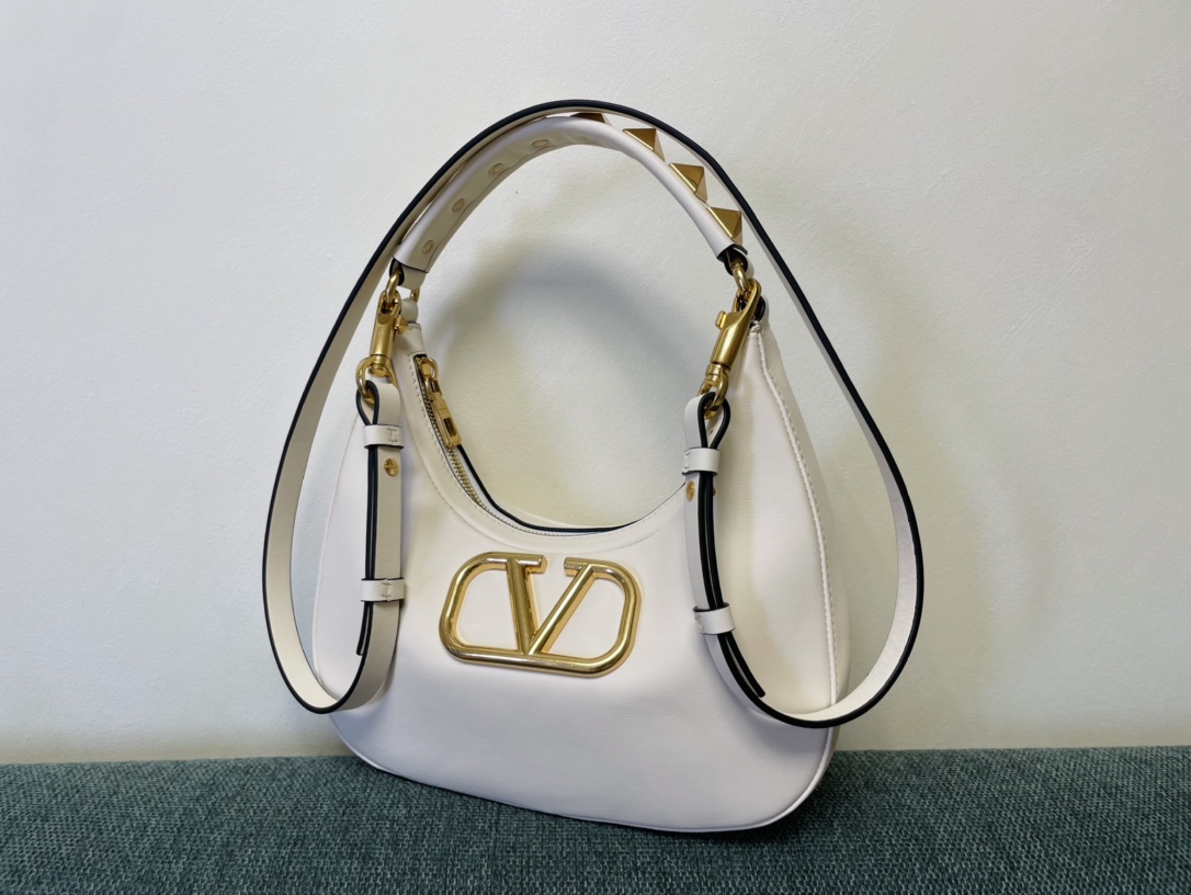 Valentino Garavani StudSign-26*30*7CM