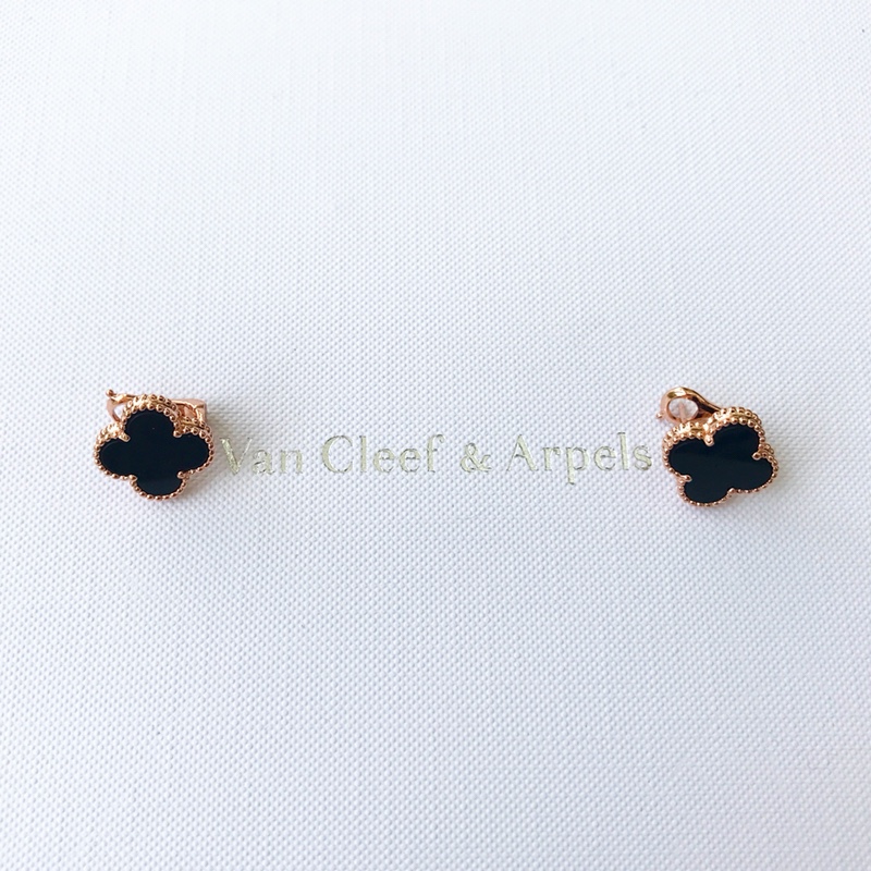 Van Cleef &Arpels Earring